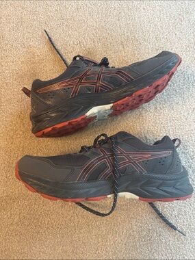Asics Men's Gray and Red Athletic Trail Shoes